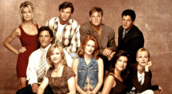 Melrose Place - Heather Locklear, Grant Show, Doug Savant, Thomas Calabro, Andrew Shue, Courtney Thorne-Smith, Laura Leighton, Daphne Zuniga, Josie Bissett, 1994.