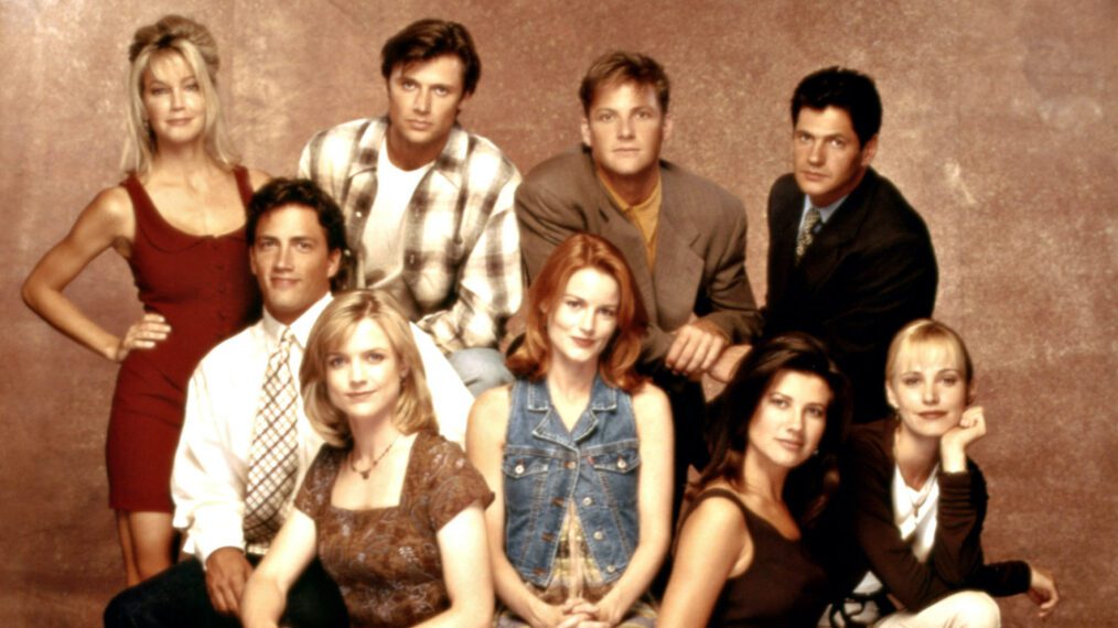 Melrose Place - Heather Locklear, Grant Show, Doug Savant, Thomas Calabro, Andrew Shue, Courtney Thorne-Smith, Laura Leighton, Daphne Zuniga, Josie Bissett, 1994.