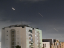 Le système de défense aérienne israélien Iron Dome est lancé pour intercepter des missiles tirés depuis l'Iran, dans le centre d'Israël, le dimanche 14 avril 2024.