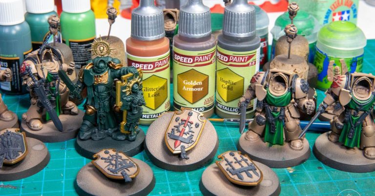 Les nouvelles peintures miniatures de Army Painter sont là pour donner du fil à retordre à James Workshop.
