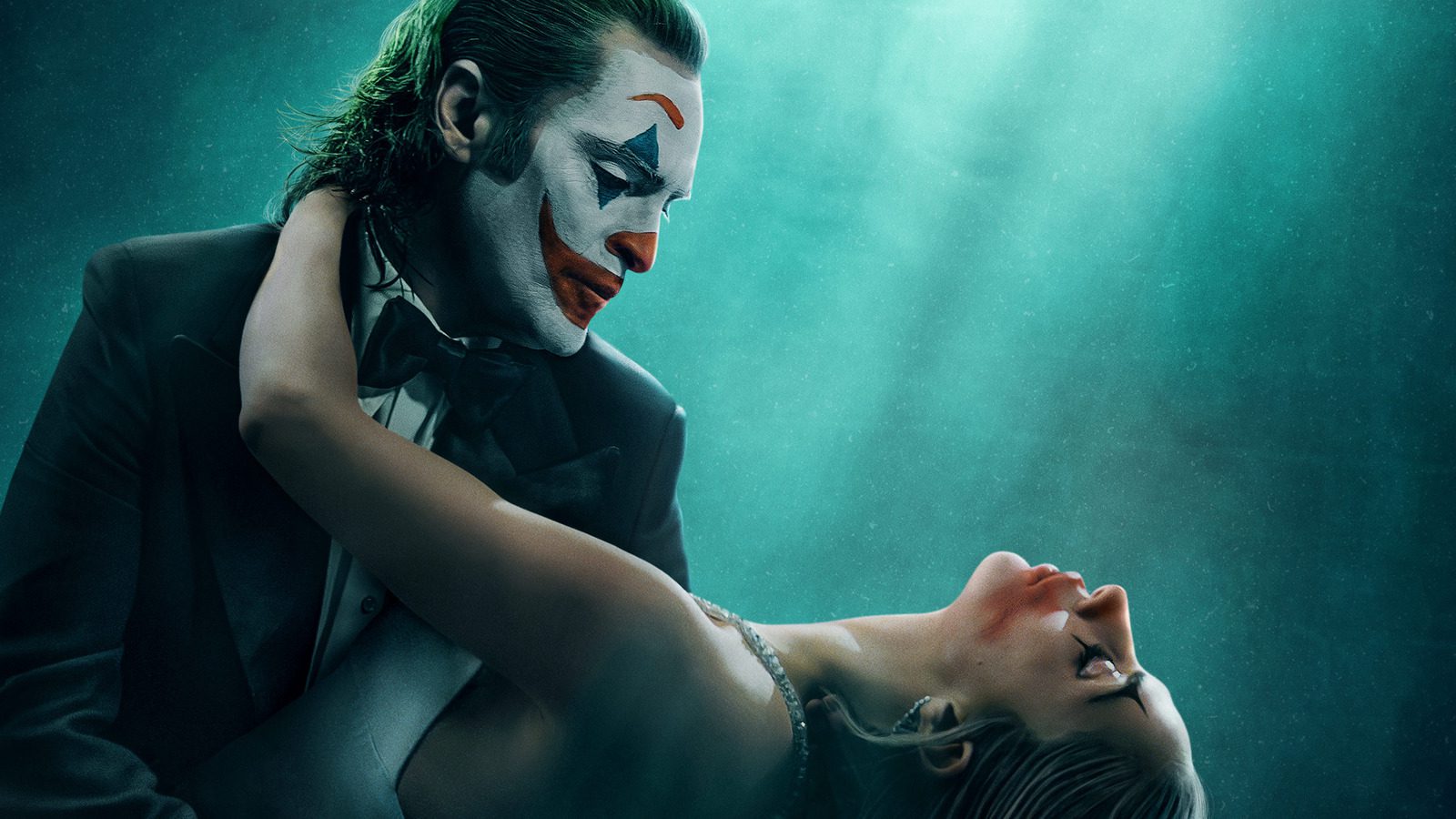 Les premières images de Joker 2 offrent enfin ce dont les fans de Batman rêvent : le Joker pleure sous la pluie
