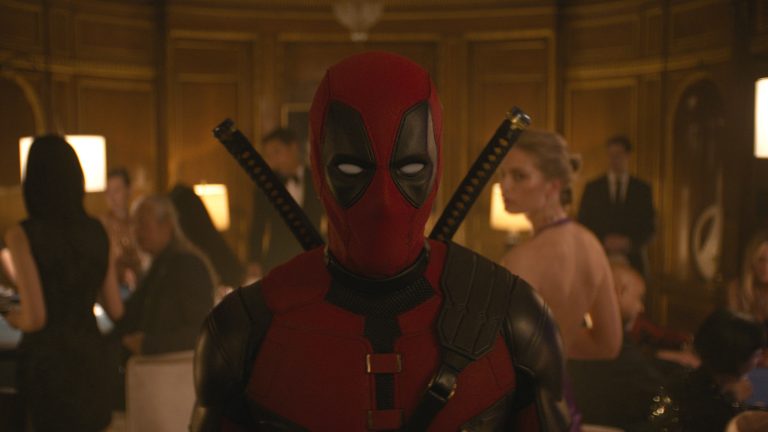 Réaction de Deadpool et Wolverine Footage: Wade Wilson apporte une Raunch R-Rated au MCU [CinemaCon 2024]
