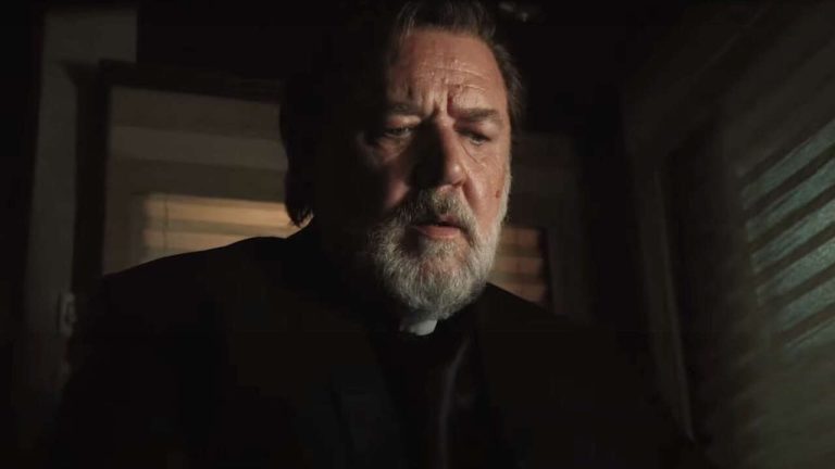 Russell Crowe se perd dans le mal dans la première bande-annonce de L'Exorcisme
