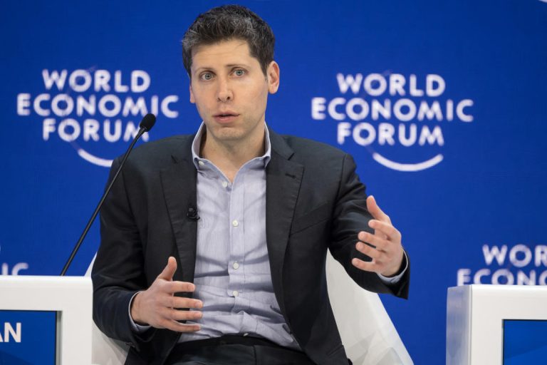 Sam Altman d’OpenAI et d’autres leaders technologiques rejoignent le comité fédéral de sécurité de l’IA