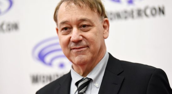 Sam Raimi dit que Marvel ne lui a pas demandé de réaliser Avengers : Secret Wars, mais il aimerait le faire