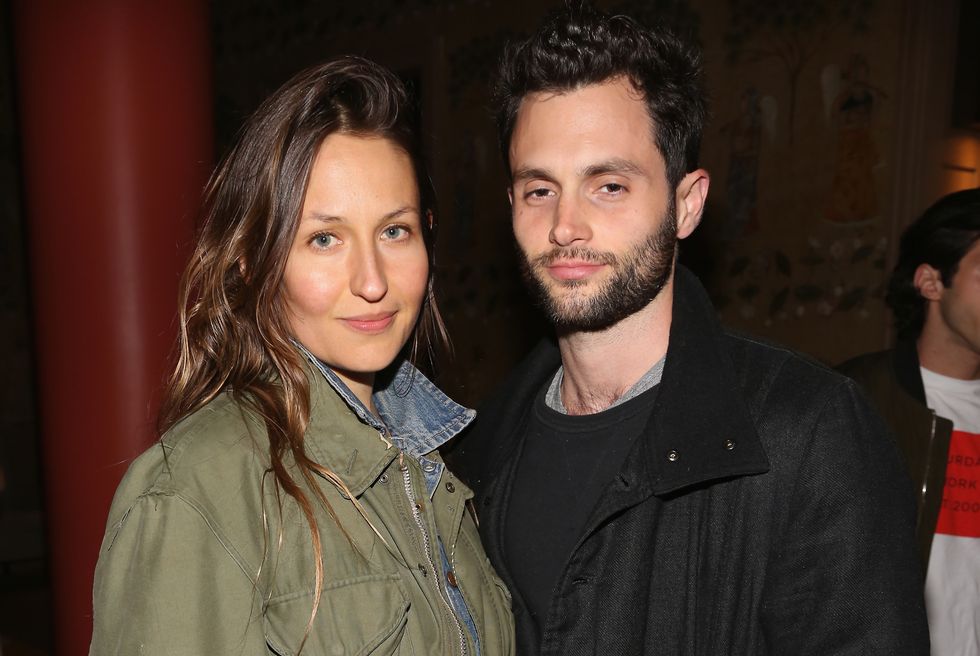 Penn Badgley et Domino Kirke