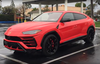 Une Lamborghini URUS 2019 rouge, semblable à celle vue ici, a été volée et son conducteur abattu lors d'un détournement de voiture à Markham le vendredi 22 novembre 2019. (YouTube)