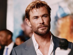 Chris Hemsworth est photographié lors de la première à New York de son film Extraction 2.