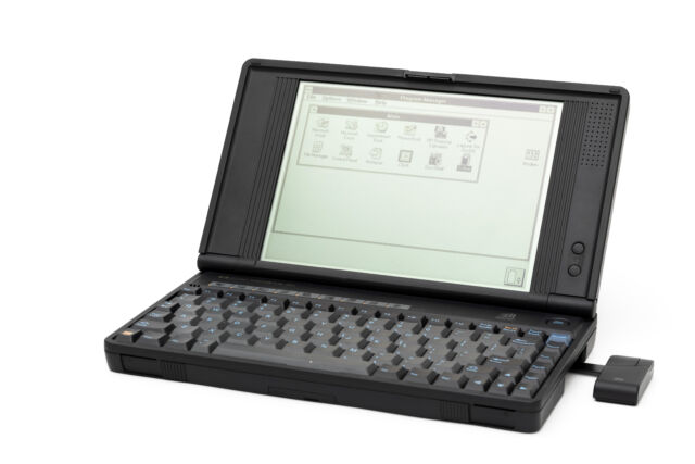 L'OmniBook 300 de HP était livré avec 2 Mo de mémoire et pesait 2,9 livres.