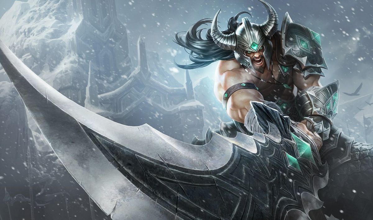 Tryndamere, le champion homonyme du co-fondateur Marc Merrill.  Il est habillé comme un Viking et il pointe son épée vers la caméra avec un air de colère sur le visage.