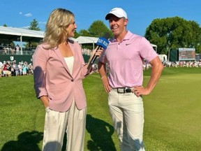 Amanda Balionis interviewe le golfeur Rory McIlroy.