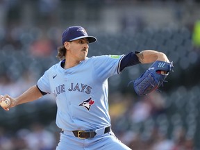 Le lanceur partant des Blue Jays, Kevin Gausman, lance lors de la première manche contre les Tigers de Détroit, le jeudi 23 mai 2024, à Détroit.