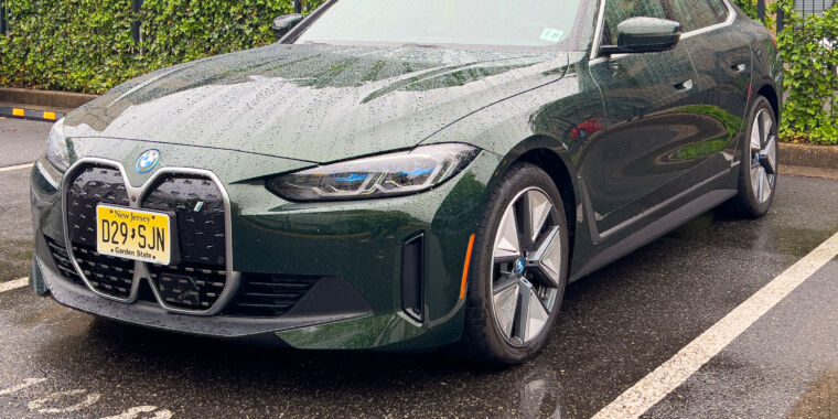 La BMW i4 à moteur unique prouve que le véhicule électrique le moins puissant est généralement meilleur