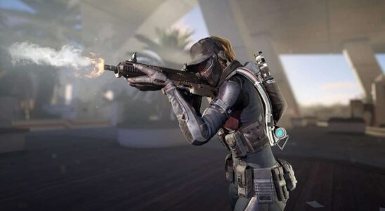 Screenshot of an agent in Xdefinat firing a weapon.