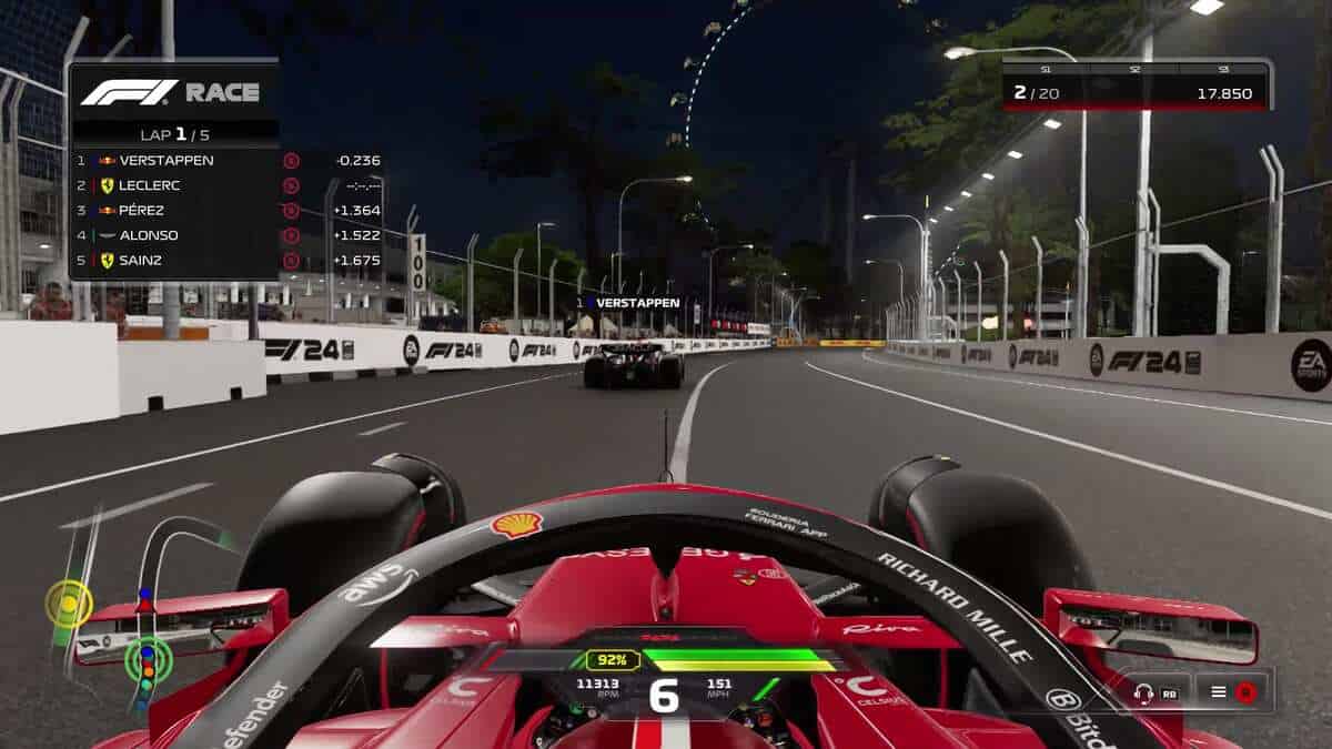 Revue F1 24 : Le cockpit d'une Ferrari F1 derrière Max Verstappen lors du Grand Prix de Singapour.