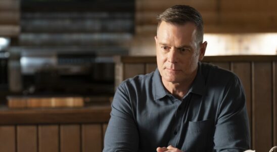 Peter Krause as Bobby in