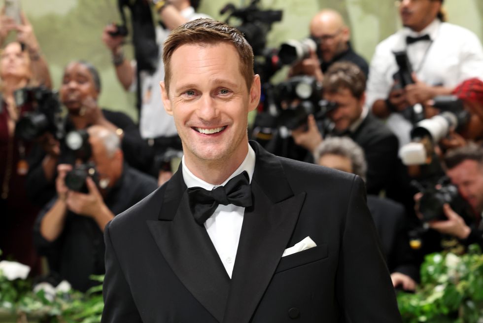 Alexander Skarsgard sur le tapis rouge du gala du Met