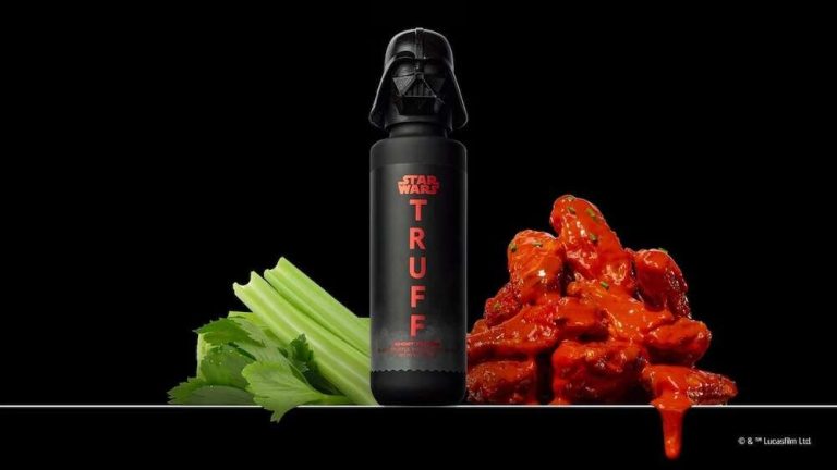 Cette sauce piquante de Star Wars semble suffisamment ardente pour faire fondre le casque de Dark Vador
