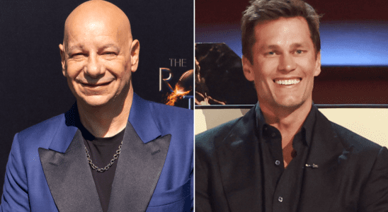 Jeff Ross nie que Tom Brady était en colère contre la blague sur le massage de Robert Kraft sur Netflix Roast ;  Brady lui a dit "Ne dis plus ça" mais "Il s'amusait" Les plus populaires doivent lire Inscrivez-vous aux newsletters variées Plus de nos marques