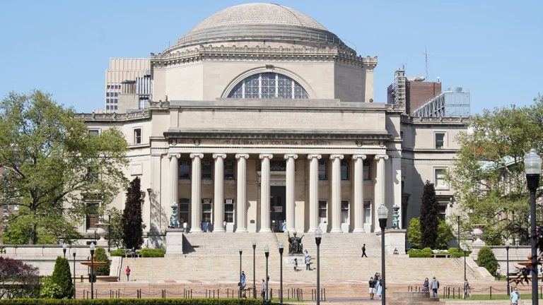 L’Université de Columbia annule sa rentrée principale après des semaines de manifestations pro-palestiniennes
