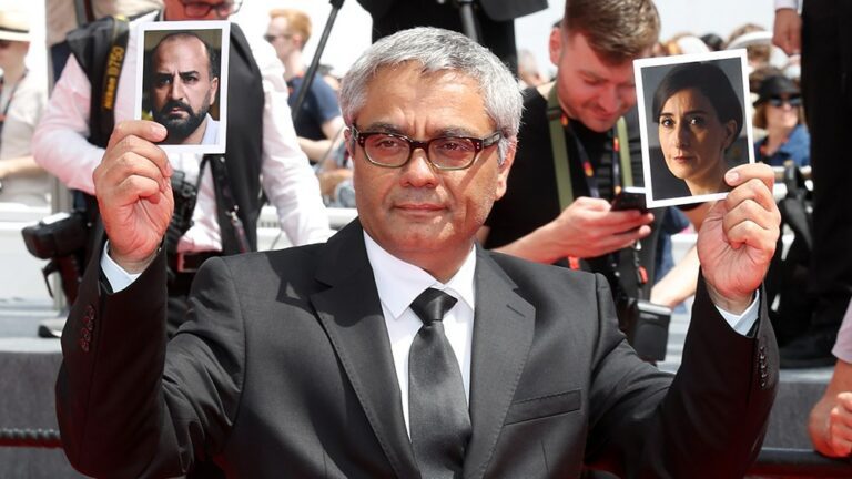 "La graine de la figue sacrée" de Mohammad Rasoulof bouleverse Cannes avec une standing ovation record de 12 minutes, devenant ainsi le favori pour la Palme d'Or Le plus populaire à lire absolument Abonnez-vous aux newsletters variées Plus de nos marques
	
	
