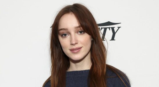 La star de Bridgerton, Phoebe Dynevor, confirme ses fiançailles