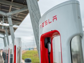 Les actions de Tesla Inc. sont considérablement plus chères que celles de Nvidia Corp. et de Microsoft Corp.