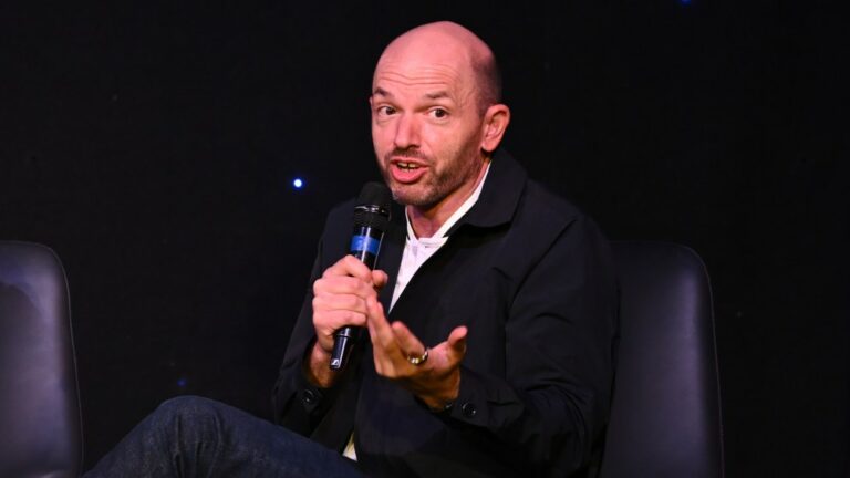  Le comédien Paul Scheer n'avait pas réalisé que son enfance avait été abusive.  Ses nouveaux mémoires examinent sa douleur avec humour : "Je n'essaie pas d'écrire une séance de thérapie". Les articles les plus populaires à lire absolument Inscrivez-vous aux newsletters variées Plus de nos marques
	
	
