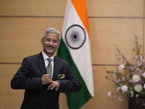 Le ministre indien des Affaires étrangères, Subrahmanyam Jaishankar, attend le Premier ministre japonais Fumio Kishida lors d'une visite de courtoisie à Kishida au bureau du Premier ministre à Tokyo, le vendredi 8 mars 2024.