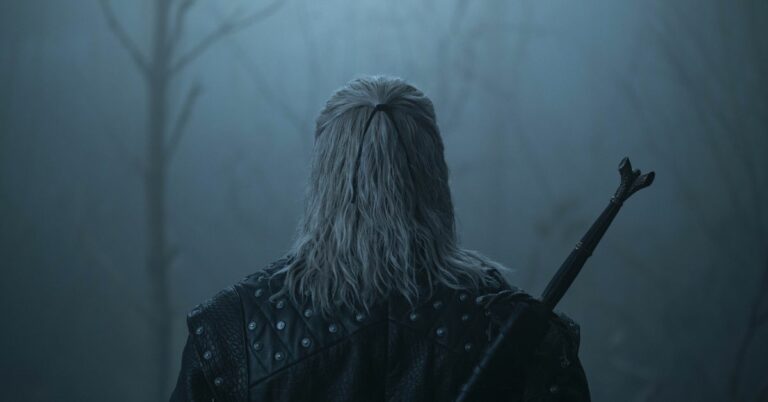 Le teaser de la saison 4 de Witcher prouve que Liam Hemsworth ressemble vraiment à Geralt
