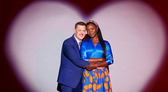 Billy Gardell and Folake Olowofoyeku have a heart-oriented onscreen moment in Bob Hearts Abishola.