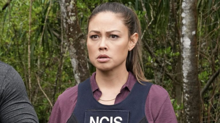 Jane wearing NCIS vest and looking worried in NCIS: Hawai