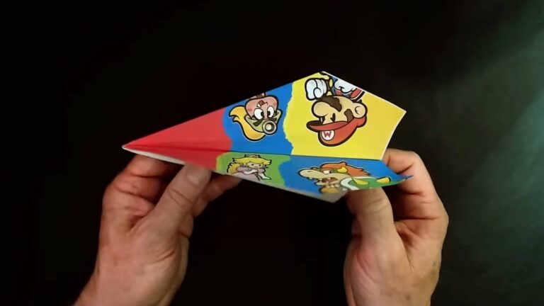 Nintendo célèbre Paper Mario : La porte millénaire avec un avion en papier gratuit
