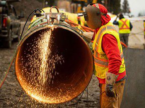 Ottawa modifie les règles pour faciliter la vente du pipeline Trans Mountain