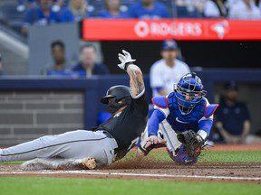 RAMASSEZ-LE OU DÉMOULEZ-LE : Les Blue Jays ont du mal à atteindre le fond avec une défaite embarrassante contre les humbles White Sox