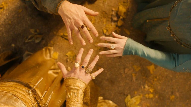 Rings Of Power Saison 2 présente le personnage préféré des fans de LOTR, Tom Bombadil
