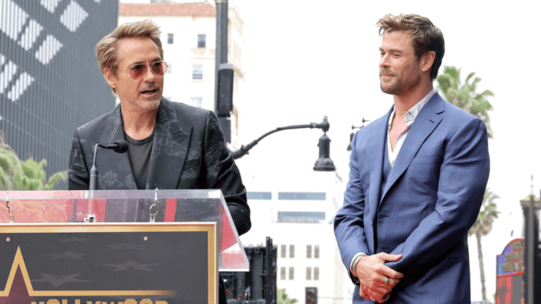  Robert Downey Jr. rôtit Chris Hemsworth en demandant au casting d'Avengers de décrire l'étoile de Thor en trois mots ;  Chris Evans dit : « Deuxième meilleur Chris ! »  Les plus populaires À lire absolument Inscrivez-vous aux newsletters variées Plus de nos marques
	
	
