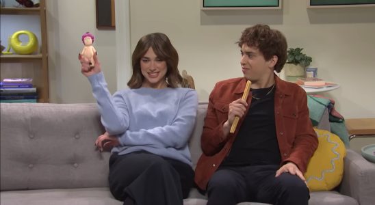 SNL emmène le drame du triangle amoureux des Challengers dans un endroit très étrange