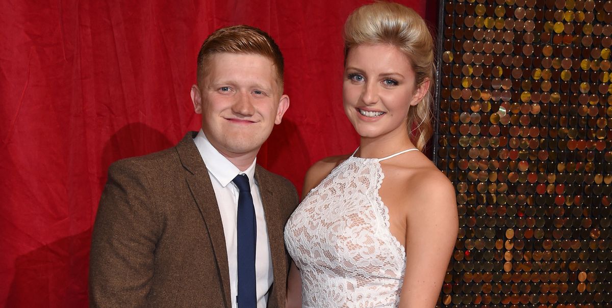 Sam Aston de Coronation Street et sa femme Briony accueillent un nouveau bébé
