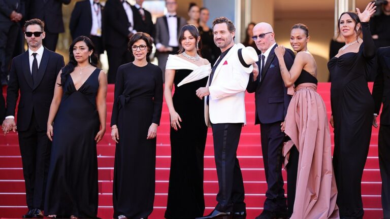 Selena Gomez pleure alors que "Emilia Pérez" reçoit la plus grande ovation à Cannes jusqu'à présent, à 9 minutes. Les plus populaires à lire absolument Abonnez-vous aux newsletters de variétés Plus de nos marques
	
	
