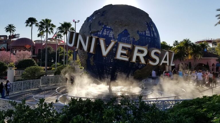 Universal Orlando Resort Globe