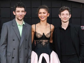 Josh O'Connor, à gauche, Zendaya, au centre, et Mike Faist assistent à la première d'Amazon MGM Studios "Challengers" au Westwood Village Theatre le 16 avril 2024 à Los Angeles, Californie.