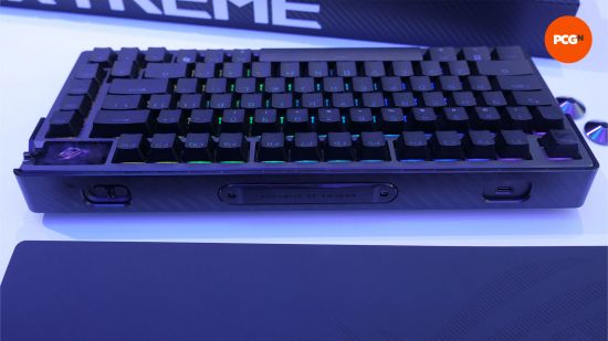 asus rog azoth extrême 04