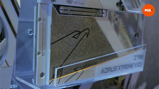 gigaoctet aorus z790 xtreme ice 02