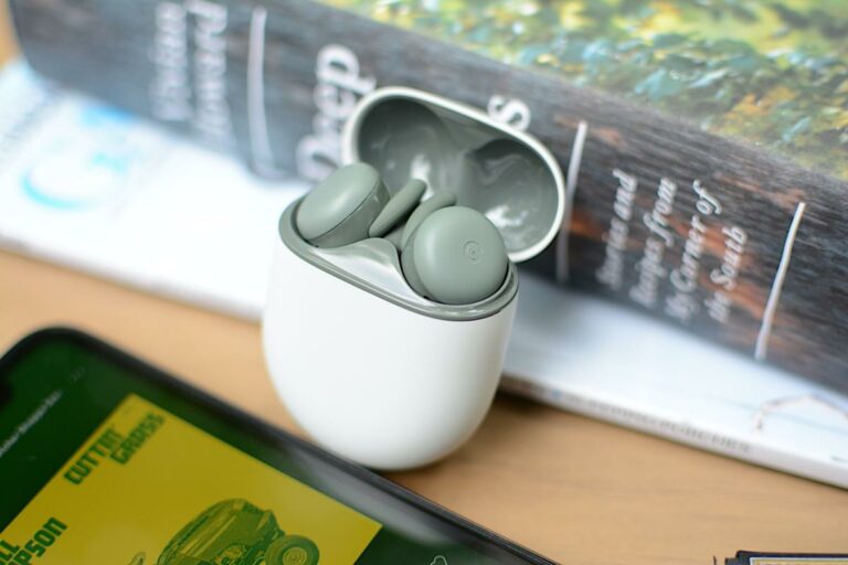 Les Google Pixel Buds A-Series sont actuellement en vente au prix de 79 $