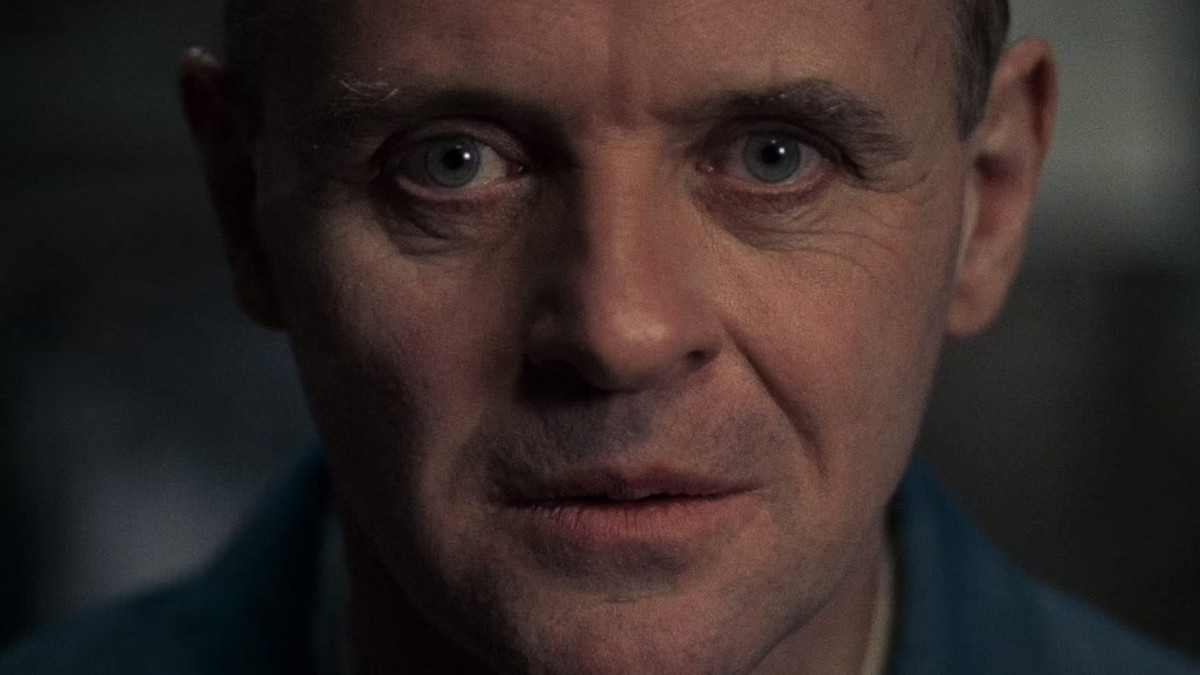 Un gros plan d'Anthony Hopkins du Silence des agneaux