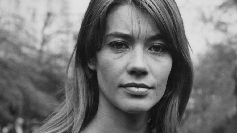 Françoise Hardy, chanteuse et actrice française devenue icône internationale dans les années 1960, est décédée à 80 ans. Plus de variétés Les plus populaires À lire absolument Abonnez-vous aux newsletters de variétés Plus de nos marques
	
	
