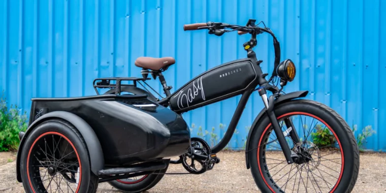 Mod Easy : Un vélo électrique rétro avec un side-car parfait pour le cosplay d’Indiana Jones