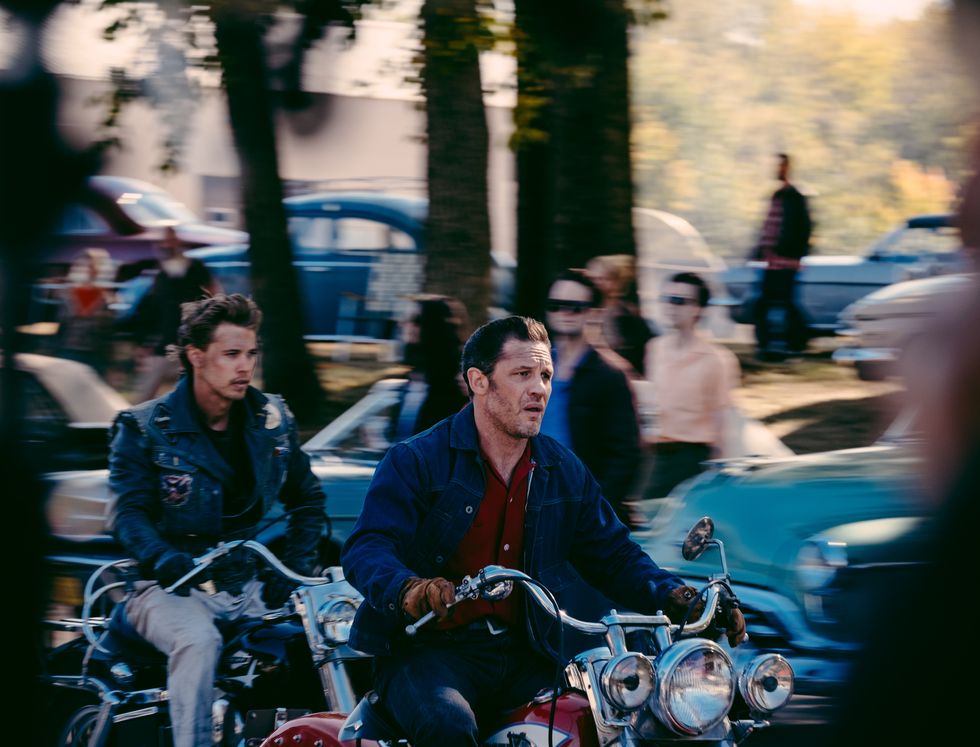 Austin Butler, Tom Hardy, les motards