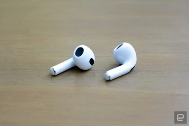 Les AirPod de troisième génération d’Apple sont de nouveau en vente à leur prix le plus bas à ce jour